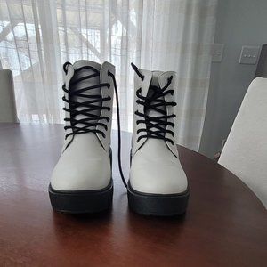Charles Albert White Combat Boots 8